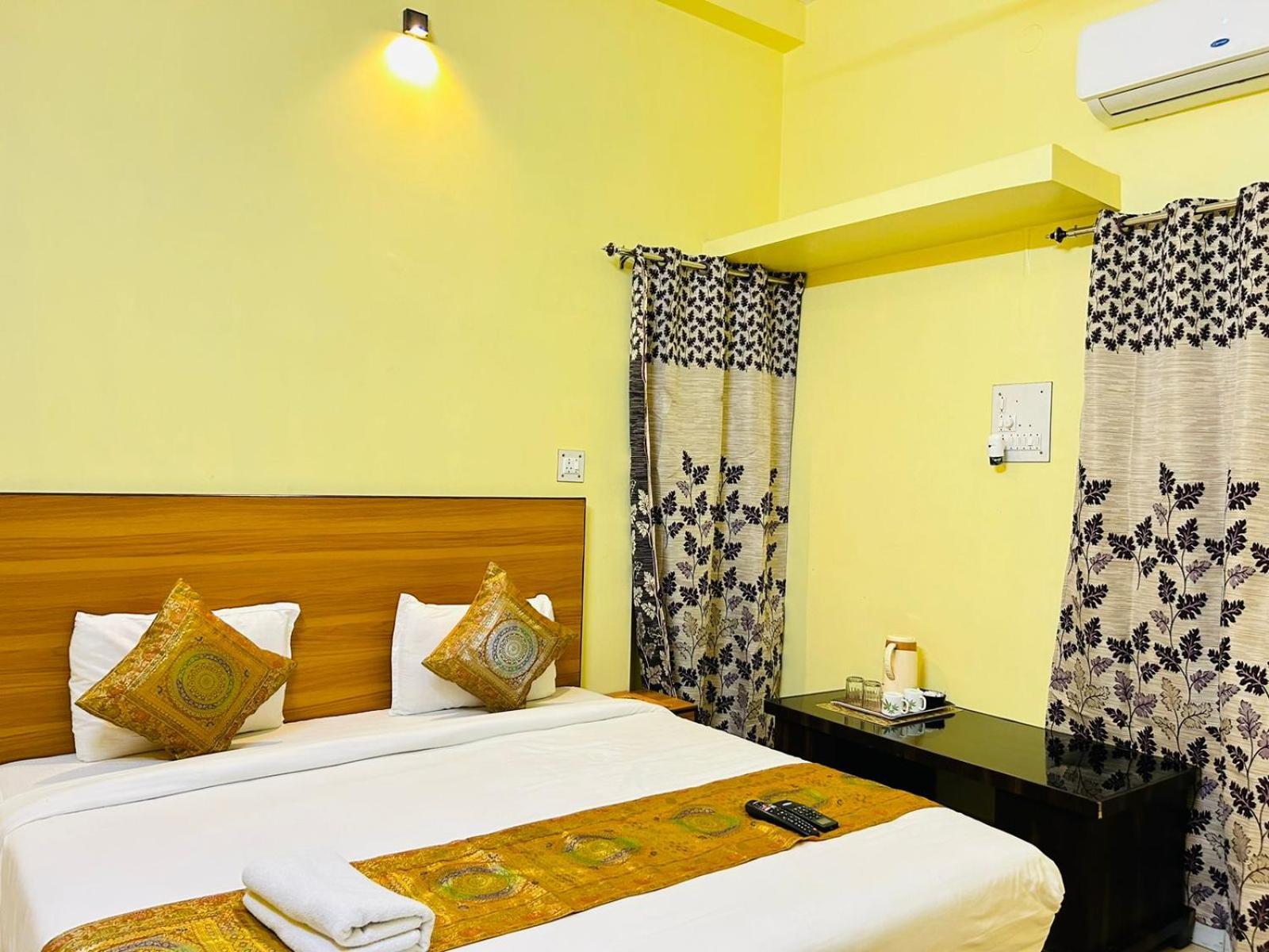 Shankar Vilaas -A Boutique Stay Forigners Choice Near Ghats And Temples Váránaszi Kültér fotó