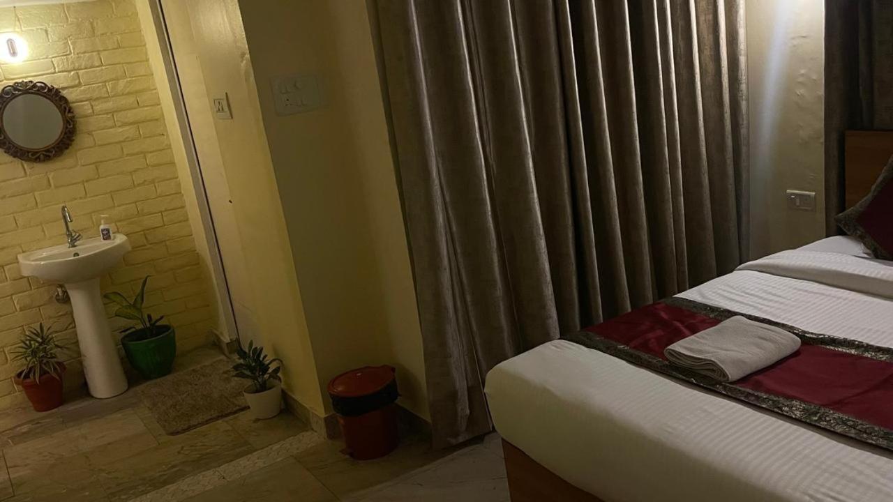 Shankar Vilaas -A Boutique Stay Forigners Choice Near Ghats And Temples Váránaszi Kültér fotó