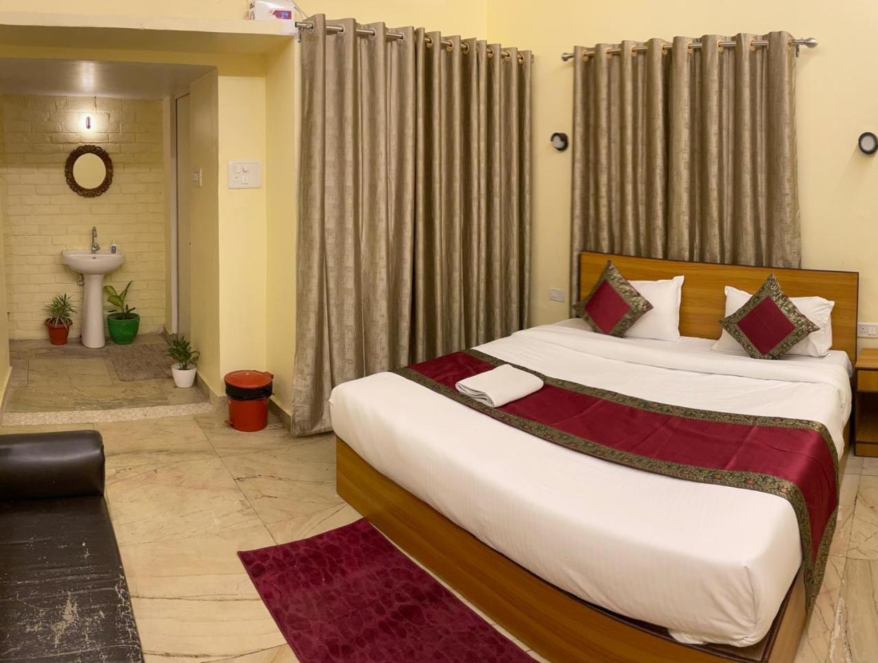 Shankar Vilaas -A Boutique Stay Forigners Choice Near Ghats And Temples Váránaszi Kültér fotó